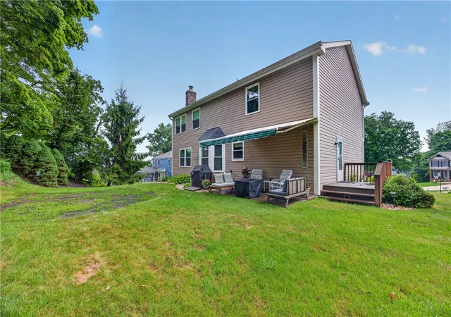 Photo 3 of Single family home for sale at 118 Diamondwood Ct, Bethel Park, PA 15102 | MLS# 1769709 | Listing updated on 2026-08-14