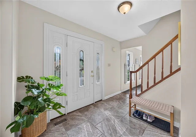Photo 4 of Single family home for sale at 118 Diamondwood Ct, Bethel Park, PA 15102 | MLS# 1769709 | Listing updated on 2026-08-14