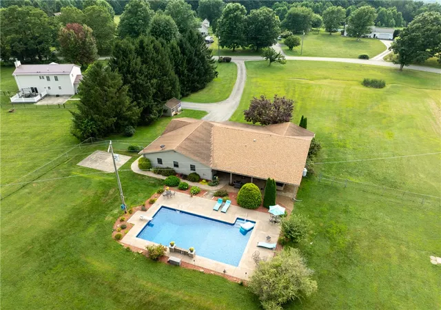 Photo 3 of Sale Pending at 186 Roskovensky Rd, Unity  Twp, PA 15650 | MLS# 1769439 | Listing updated on 2026-09-22