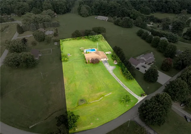 Photo 3 of Sale Pending at 186 Roskovensky Rd, Unity Twp, PA 15650 | MLS# 1769439 | Listing updated on 2026-09-22
