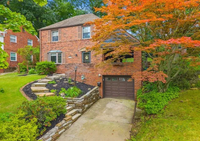 Photo 1 of Single family home for sale at 121 Woodland Dr, Pleasant Hills, PA 15236 | MLS# 1769711 | Listing updated on 2026-08-26