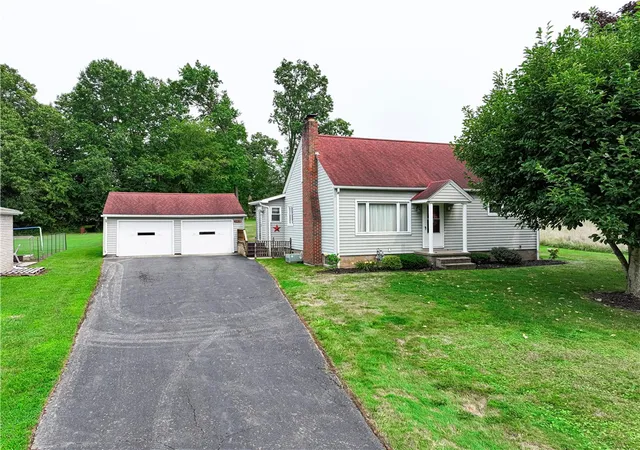 Photo 1 of Sale Pending at 2433 Ridgewood Ct, Shenango Twp, PA 16101 | MLS# 1769490 | Listing updated on 2026-08-18
