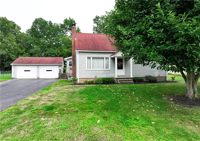 Photo 2 of Sale Pending at 2433 Ridgewood Ct, Shenango Twp, PA 16101 | MLS# 1769490 | Listing updated on 2026-08-18