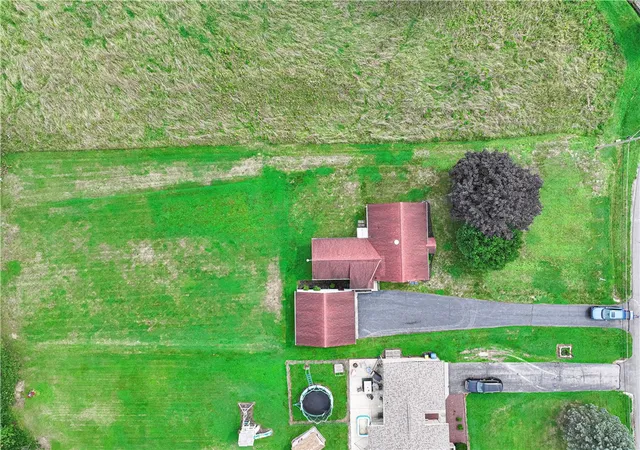 Photo 38 of Sale Pending at 2433 Ridgewood Ct, Shenango Twp, PA 16101 | MLS# 1769490 | Listing updated on 2026-08-18