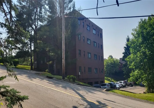 Photo 3 of Multi family home for sale at 1 Glen Elm Dr, Baldwin Boro, PA 15236 | MLS# 1769731 | Listing updated on 2026-08-13