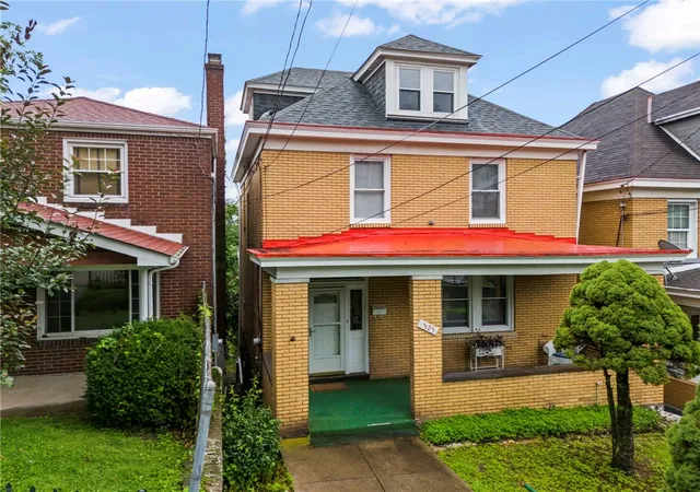 Photo 1 of Single family home for sale at 323 Hallock St, Mt Washington, PA 15211 | MLS# 1769694 | Listing updated on 2026-08-22