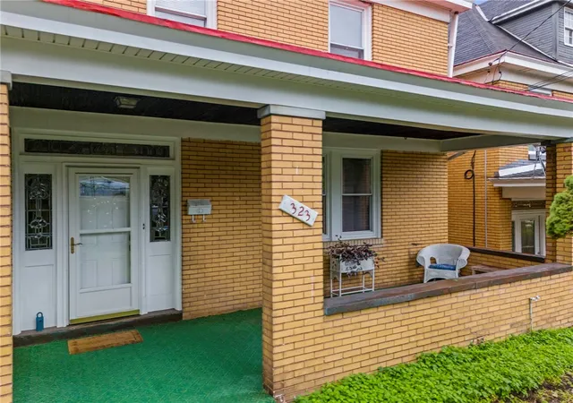 Photo 2 of Single family home for sale at 323 Hallock St, Mt Washington, PA 15211 | MLS# 1769694 | Listing updated on 2026-08-22