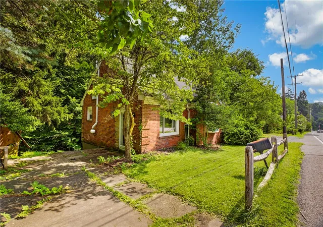 Photo 4 of Single family home for sale at 290 Sewickley Oakmont Rd, Ross Twp, PA 15237 | MLS# 1769191 | Listing updated on 2026-08-13