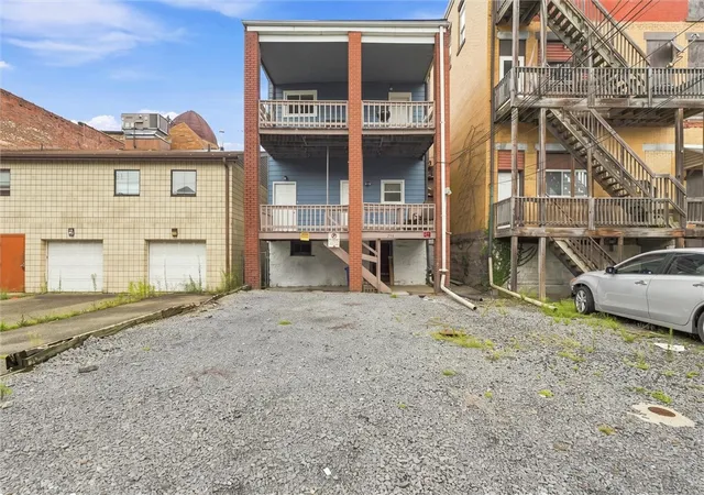 Listing Photo 2 - Condo for sale in building located at 753 Chartiers Ave, McKees Rocks, PA 15136 - Unit #