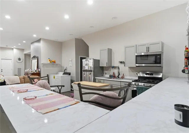 Listing Photo 4 - Condo for sale in building located at 753 Chartiers Ave, McKees Rocks, PA 15136
