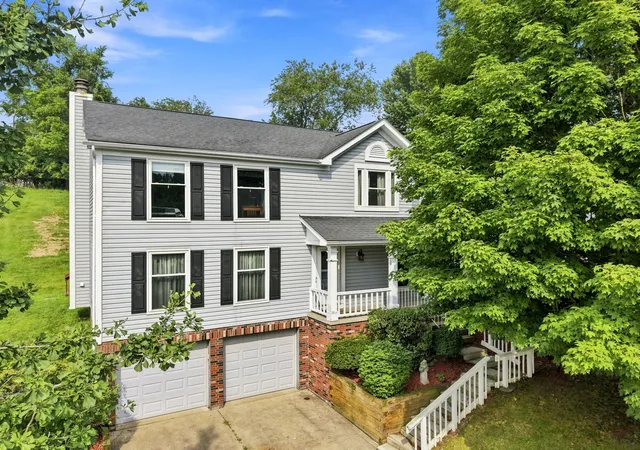 Photo 1 of Single family home for sale at 215 Leaside Dr, Monroeville, PA 15146 | MLS# 1769803 | Listing updated on 2026-08-28