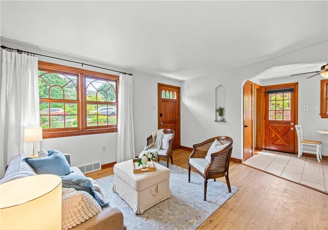 Photo 4 of Sale Pending at 524 Chessbriar Dr, Bethel Park, PA 15102 | MLS# 1769334 | Listing updated on 2026-10-06
