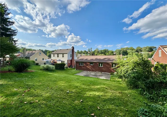 Photo 2 of Single family home for sale at 118 Sunrise Dr, Pleasant Hills, PA 15236 | MLS# 1769818 | Listing updated on 2026-08-28