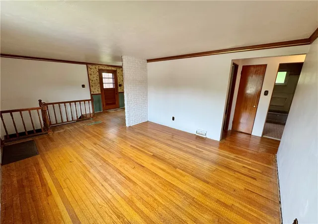 Photo 4 of Single family home for sale at 118 Sunrise Dr, Pleasant Hills, PA 15236 | MLS# 1769818 | Listing updated on 2026-09-24