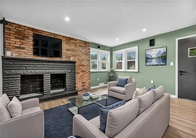 Photo 1 of Single family home for sale at 3802 Grant St, South Park, PA 15129 | MLS# 1769829 | Listing updated on 2026-08-27