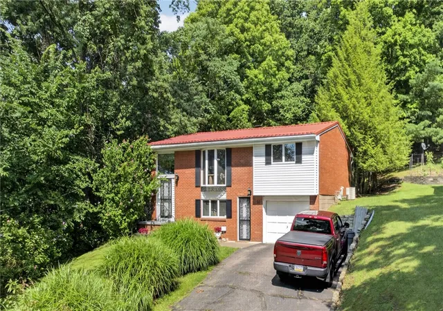 Photo 1 of Single family home for sale at 27 Sunset Dr, Mc Donald, PA 15057 | MLS# 1769761 | Listing updated on 2026-09-26