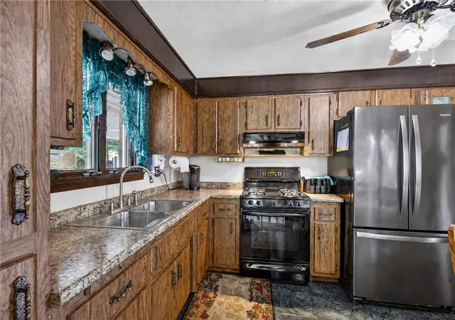 Photo 4 of Single family home for sale at 27 Sunset Dr, Mc Donald, PA 15057 | MLS# 1769761 | Listing updated on 2026-09-26