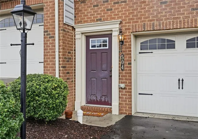 Photo 2 of Townhouse for sale at 504 Aprilmae Way, Ross Twp, PA 15237 | MLS# 1769576 | Listing updated on 2026-08-16