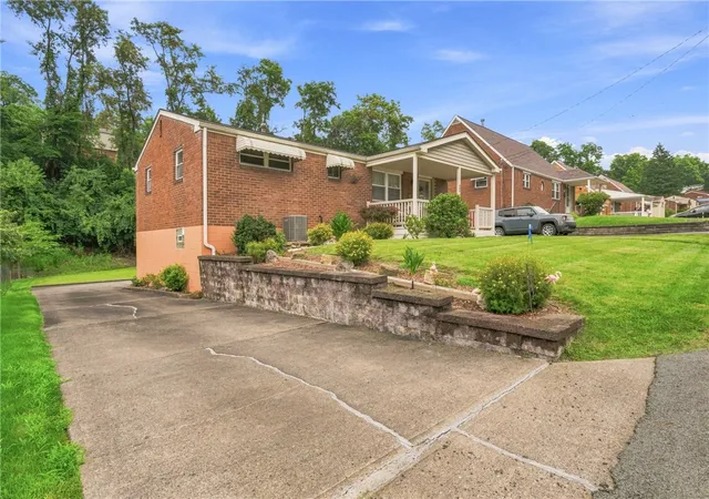 2nd image of 246 Northmont Dr, Penn Hills, PA 15147 | MLS# 1769693