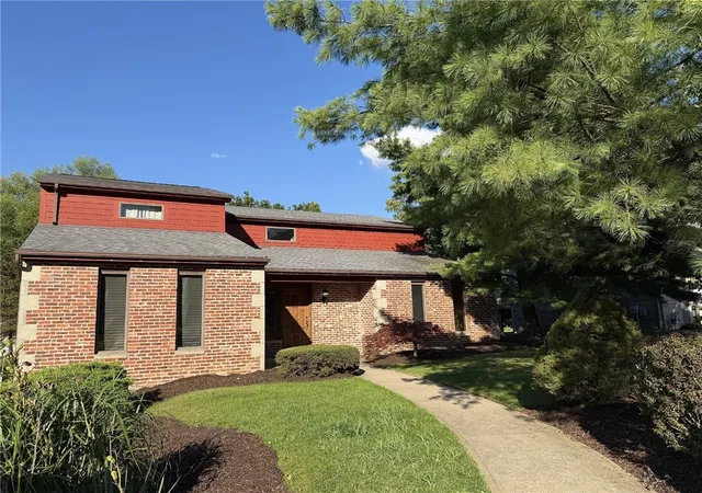 Photo 2 of Sale Pending at 1147 Oakwood Dr, Jefferson Hills, PA 15025 | MLS# 1769599 | Listing updated on 2026-08-26
