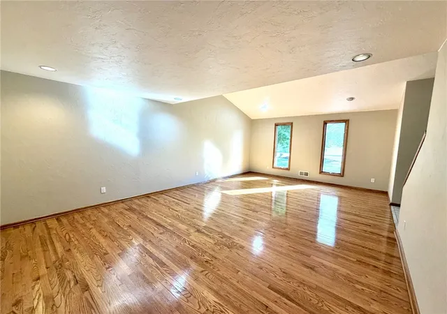 Photo 4 of Sale Pending at 1147 Oakwood Dr, Jefferson Hills, PA 15025 | MLS# 1769599 | Listing updated on 2026-08-26