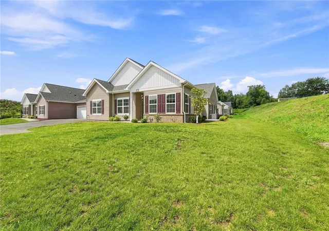 Photo 2 of Condo for sale at 2083 S Links Ave, Center Twp, PA 16001 | MLS# 1769870 | Listing updated on 2026-08-16