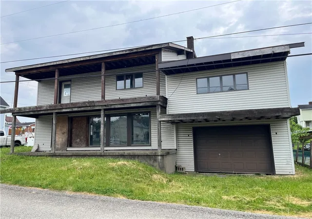 Photo 2 of Single family home for sale at 346 Hill St, Belle Vernon, PA 15012 | MLS# 1769839 | Listing updated on 2026-08-14