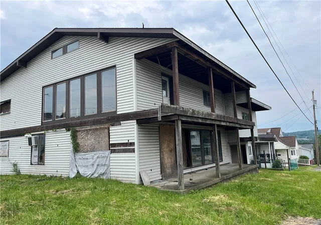 Photo 3 of Single family home for sale at 346 Hill St, Belle Vernon, PA 15012 | MLS# 1769839 | Listing updated on 2026-08-14