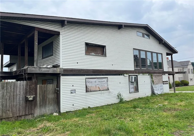 Photo 4 of Single family home for sale at 346 Hill St, Belle Vernon, PA 15012 | MLS# 1769839 | Listing updated on 2026-08-14
