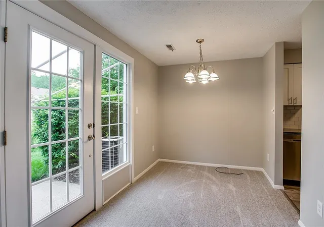 Photo 3 of Sale Pending at 2 Greenwich Ct, Oakmont, PA 15139 | MLS# 1769882 | Listing updated on 2026-08-22