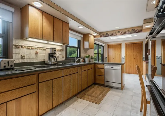 Photo 4 of Sale Pending at 1107 Mohawk Rd, South Fayette, PA 15057 | MLS# 1769878 | Listing updated on 2026-08-19