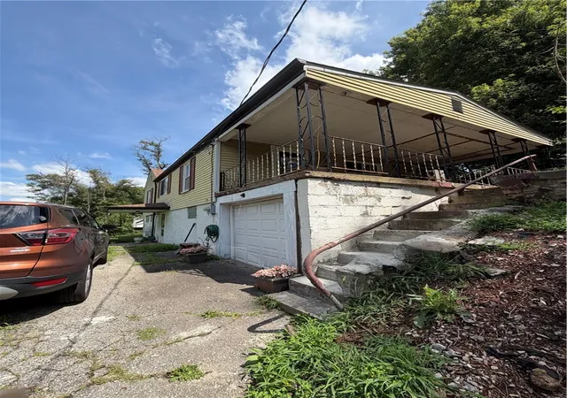 Photo 2 of Single family home for sale at 1504 Schweitzer Rd, Elizabeth Twp/boro, PA 15135 | MLS# 1769889 | Listing updated on 2026-08-27