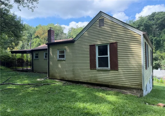 Photo 3 of Single family home for sale at 1504 Schweitzer Rd, Elizabeth Twp/boro, PA 15135 | MLS# 1769889 | Listing updated on 2026-08-27