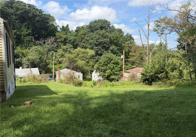 Photo 3 of Single family home for sale at 1504 Schweitzer Rd, Elizabeth Twp/boro, PA 15135 | MLS# 1769889 | Listing updated on 2026-09-22