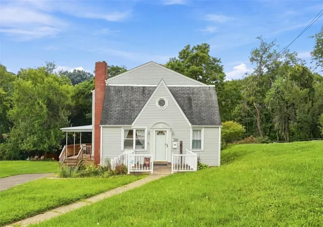Photo 1 of Single family home for sale at 1920 Mount Joseph St, Carrick, PA 15210 | MLS# 1769064 | Listing updated on 2026-08-24