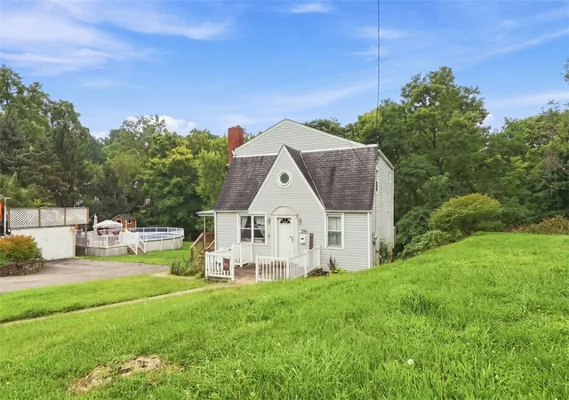 Photo 2 of Single family home for sale at 1920 Mount Joseph St, Carrick, PA 15210 | MLS# 1769064 | Listing updated on 2026-08-24