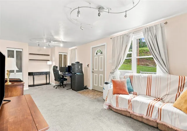 Photo 5 of Single family home for sale at 1920 Mount Joseph St, Carrick, PA 15210 | MLS# 1769064 | Listing updated on 2026-08-24