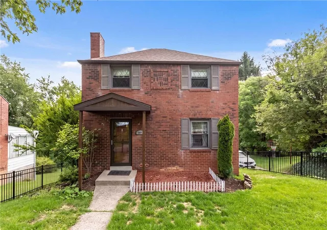 Photo 4 of Single family home for sale at 2402 Hillview St, Overbrook, PA 15234 | MLS# 1769895 | Listing updated on 2026-08-14