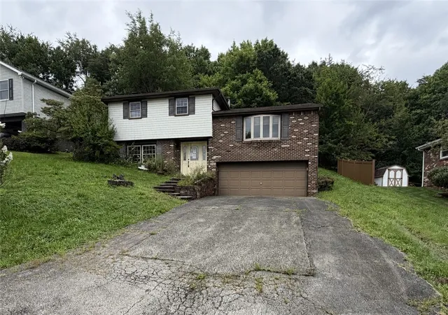 Photo 1 of Single family home for sale at 631 Wellington Dr, Hempfield Twp, PA 15601 | MLS# 1769763 | Listing updated on 2026-08-21