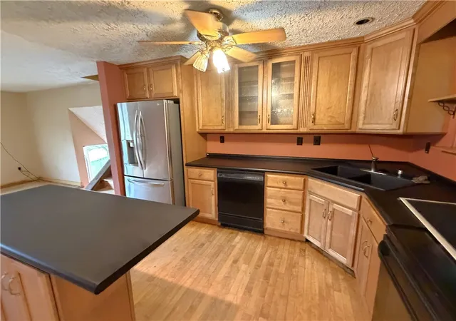 Photo 3 of Single family home for sale at 631 Wellington Dr, Hempfield Twp, PA 15601 | MLS# 1769763 | Listing updated on 2026-08-21
