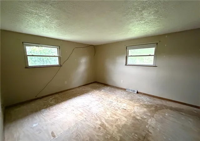 Photo 4 of Single family home for sale at 631 Wellington Dr, Hempfield Twp, PA 15601 | MLS# 1769763 | Listing updated on 2026-08-21