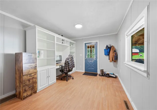 Photo 4 of Single family home for sale at 1393 Mateer Rd, Wayne Twp, PA 16222 | MLS# 1769952 | Listing updated on 2026-08-15