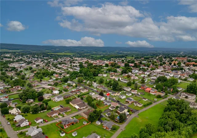 Photo 32 of Sale Pending at 725 Broad St, Mt Pleasant Twp, PA 15666 | MLS# 1769950 | Listing updated on 2026-08-21