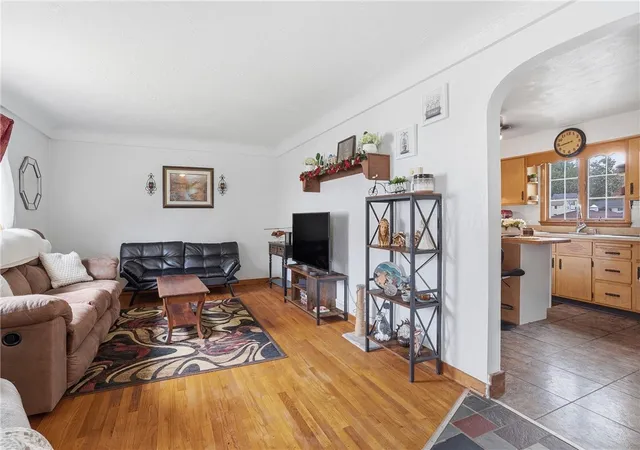 Photo 3 of Sale Pending at 725 Broad St, Mt Pleasant Twp, PA 15666 | MLS# 1769950 | Listing updated on 2026-08-21