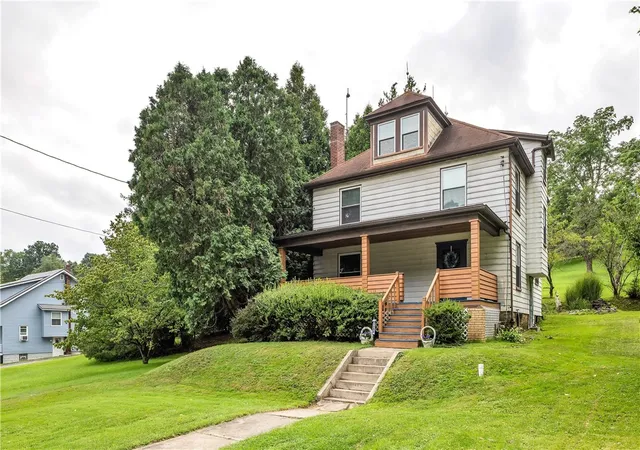 Photo 2 of Single family home for sale at 1262 Hancock Ave, Vandergrift, PA 15690 | MLS# 1768392 | Listing updated on 2026-09-20