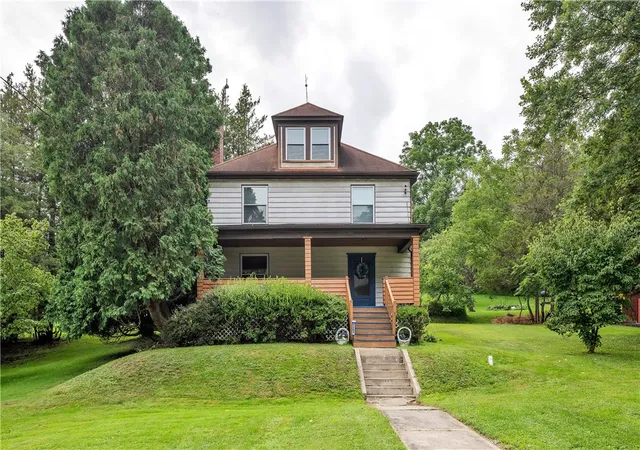 Photo 3 of Single family home for sale at 1262 Hancock Ave, Vandergrift, PA 15690 | MLS# 1768392 | Listing updated on 2026-09-20