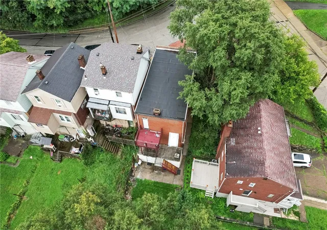 Photo 4 of House for sale at 107 Overbrook Blvd, Carrick, PA 15210 | MLS# 1769929 | Listing updated on 2026-09-29
