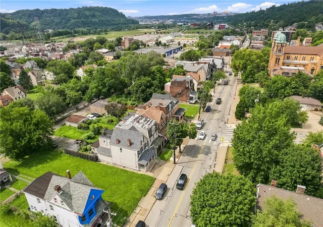 Photo 3 of Single family home for sale at 5200 2nd Avenue, Hazelwood, PA 15207 | MLS# 1769676 | Listing updated on 2026-08-23