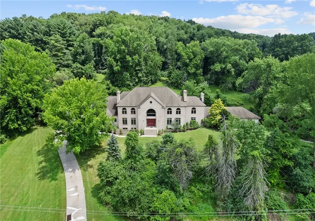 Photo 2 of Single family home for sale at 1060 Fox Chapel Rd, Fox Chapel, PA 15238 | MLS# 1769762 | Listing updated on 2026-08-29