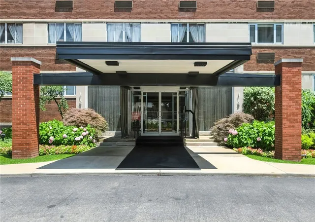Photo 1 of Condo for sale at 128 N Craig St #902, Oakland, PA 15213 | MLS# 1769974 | Listing updated on 2026-08-19